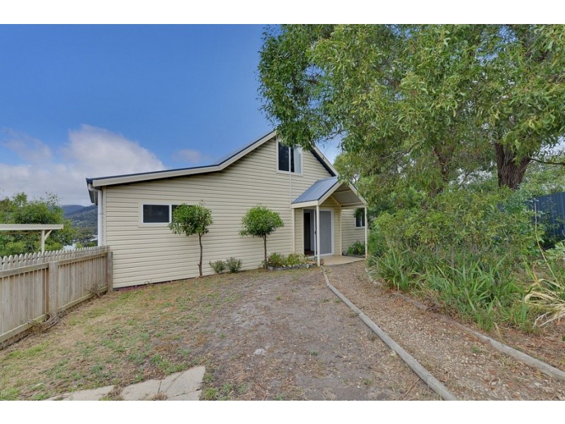 11 Blackwood Court, White Beach TAS 7184