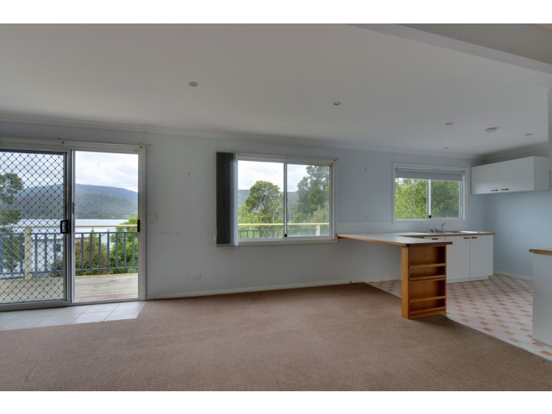 11 Blackwood Court, White Beach TAS 7184