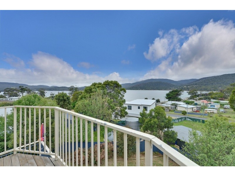 11 Blackwood Court, White Beach TAS 7184