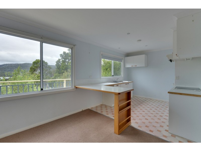 11 Blackwood Court, White Beach TAS 7184