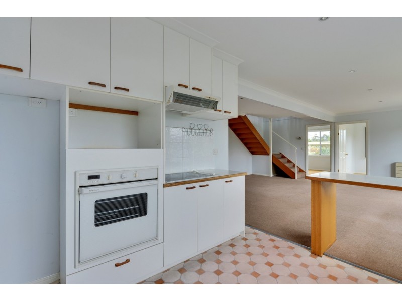 11 Blackwood Court, White Beach TAS 7184