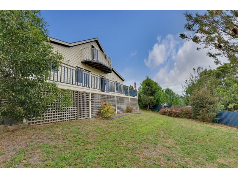 11 Blackwood Court, White Beach TAS 7184