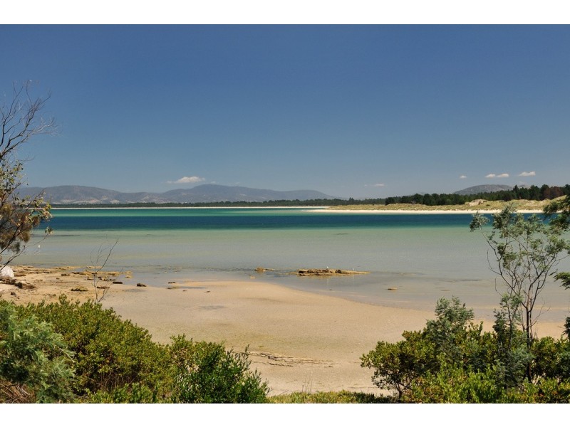 11 Jetty Road, Dodges Ferry TAS 7173