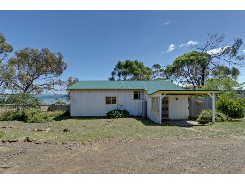 11 Jetty Road, Dodges Ferry TAS 7173