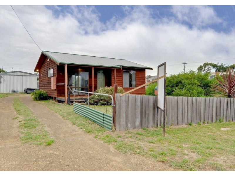 22 First Avenue, Dodges Ferry TAS 7173