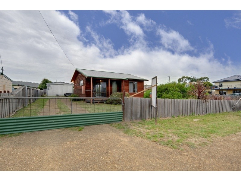 22 First Avenue, Dodges Ferry TAS 7173