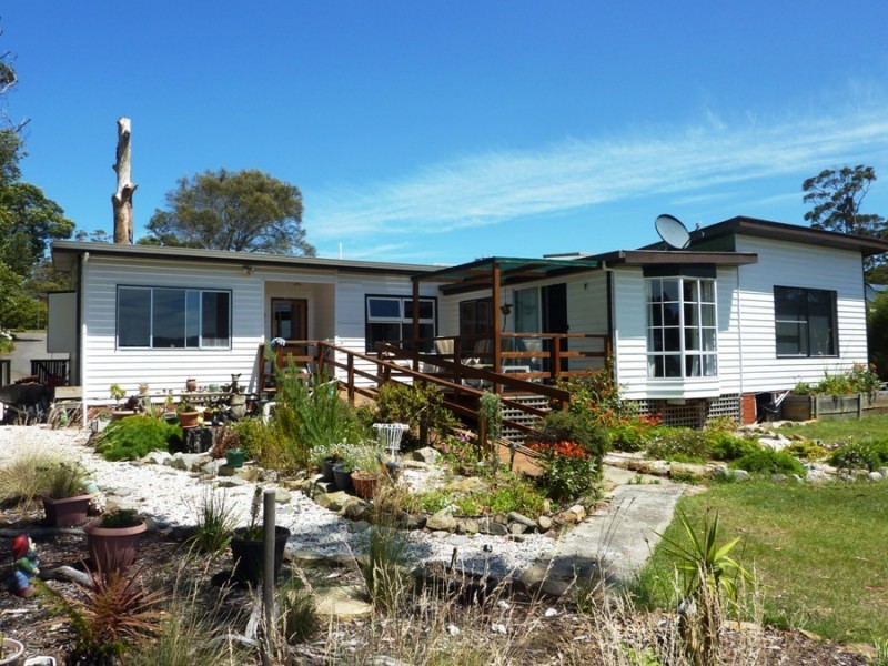 7 Barton Avenue, Triabunna TAS 7190