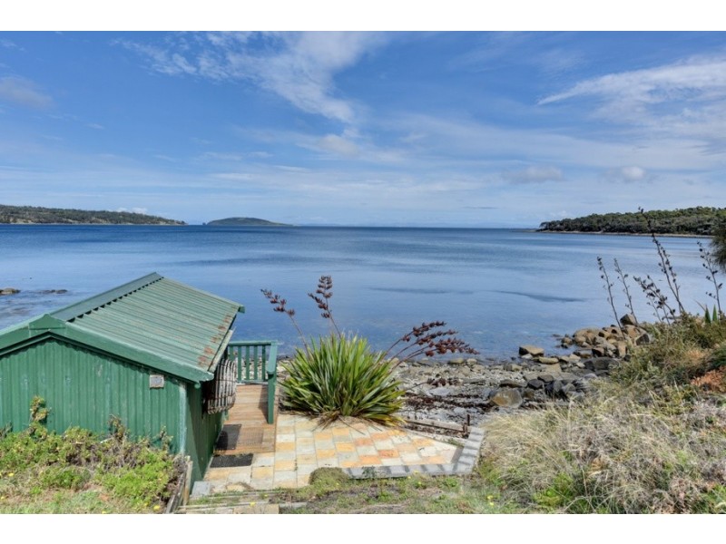 116 Apex Point Road, White Beach TAS 7184