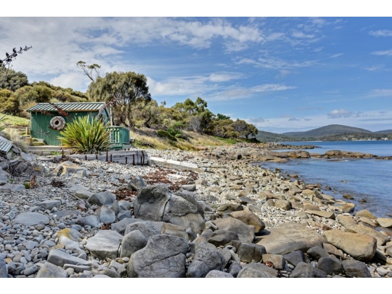 116 Apex Point Road, White Beach TAS 7184