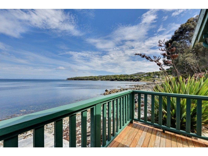 116 Apex Point Road, White Beach TAS 7184