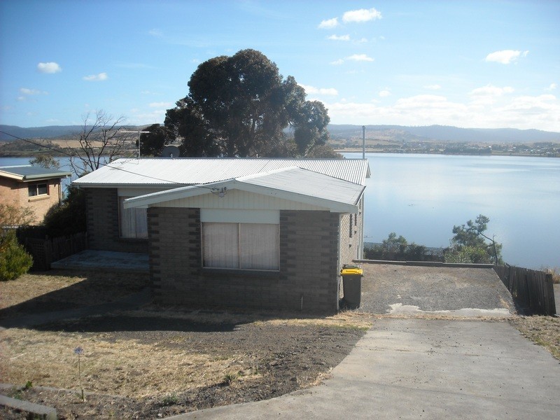 11 Esplanade, Midway Point TAS 7171