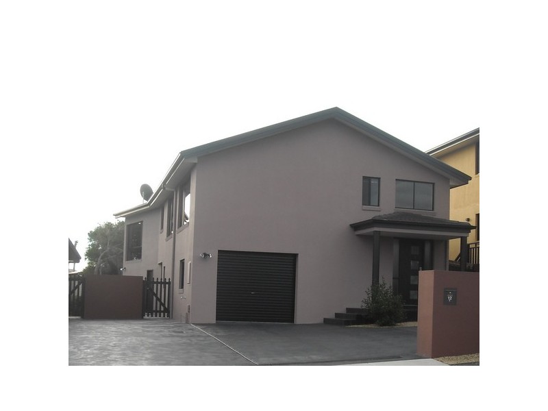 2/12 Bay Road, Midway Point TAS 7171