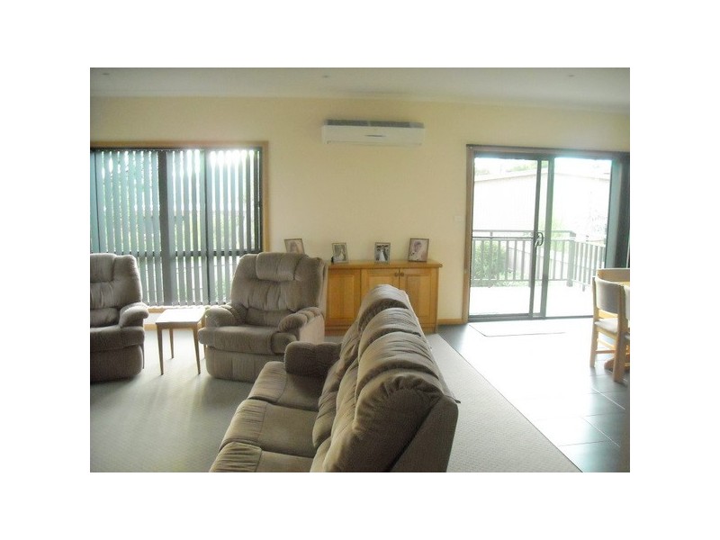 2/12 Bay Road, Midway Point TAS 7171