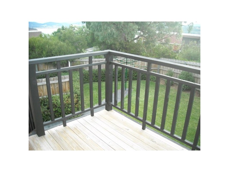 2/12 Bay Road, Midway Point TAS 7171