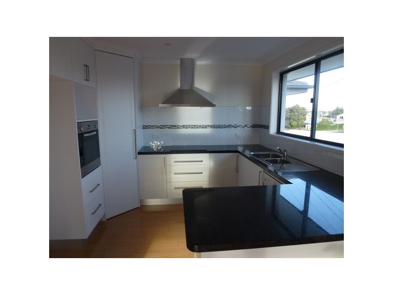 2/25 Penna Road “Penna Mews”, Midway Point TAS 7171