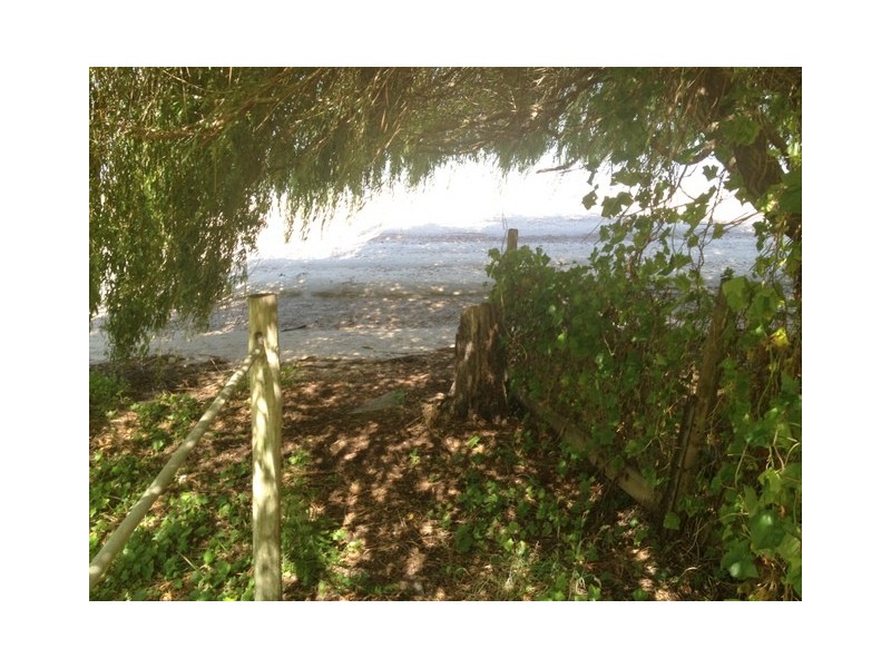 565 Shark Point Road, Penna TAS 7171