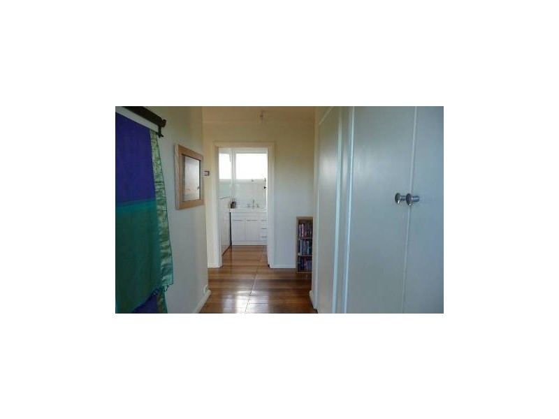 6 Erle Street, Carlton TAS 7173