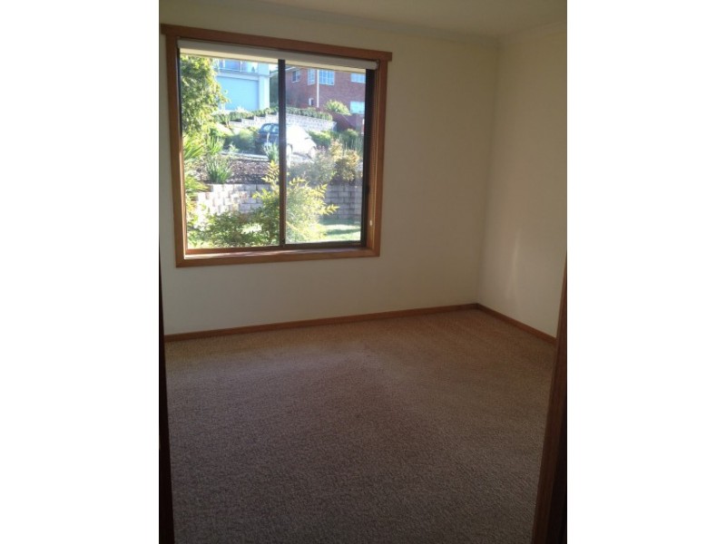 11 Stewart Court, Midway Point TAS 7171