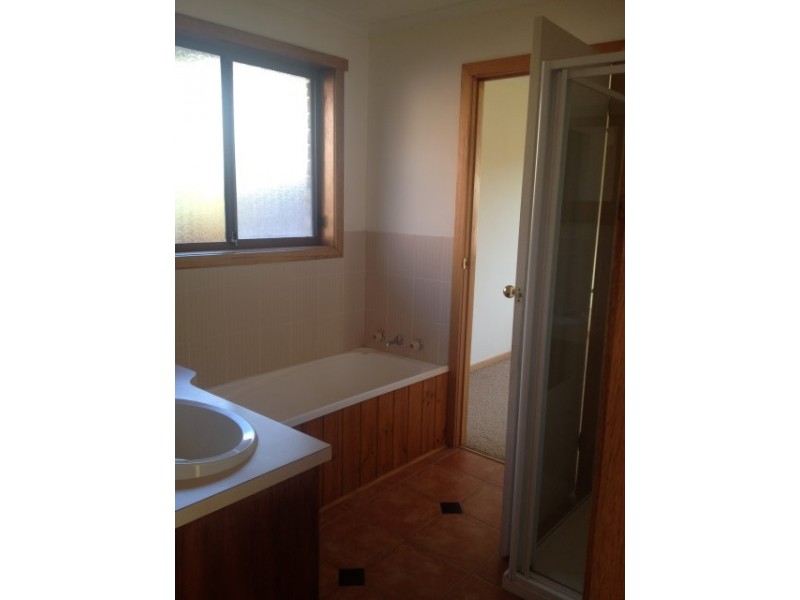 11 Stewart Court, Midway Point TAS 7171