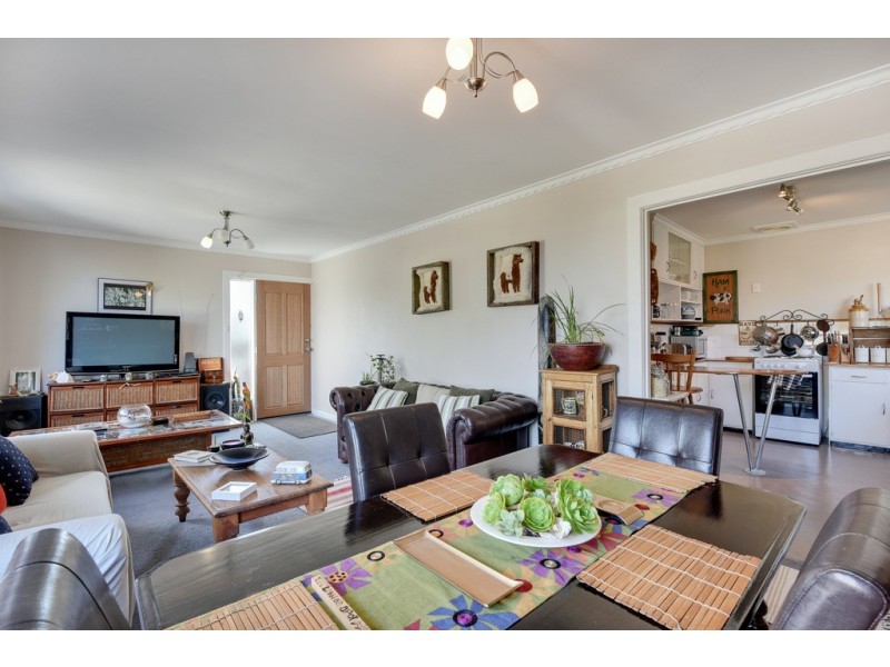 234 East Derwent Highway, Lindisfarne TAS 7015