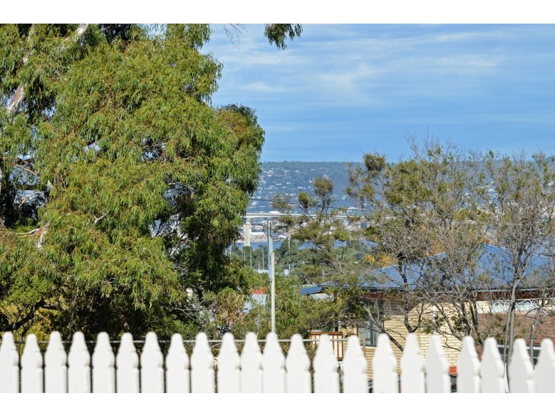 234 East Derwent Highway, Lindisfarne TAS 7015