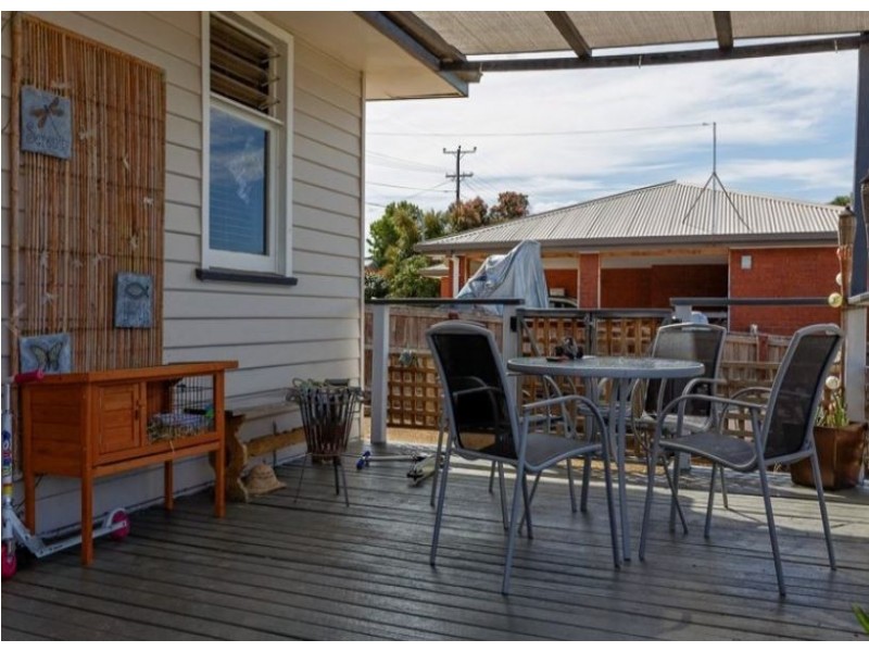 19 First Avenue, Midway Point TAS 7171