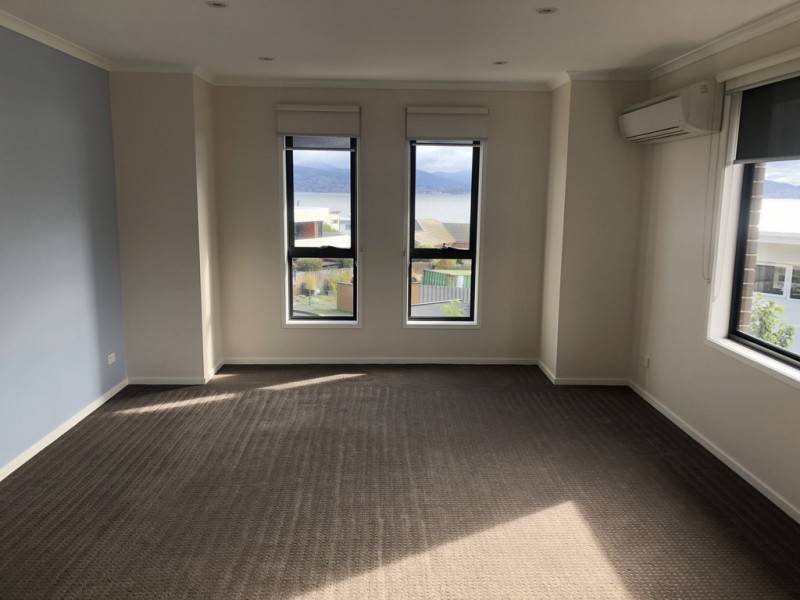 10 Trikala Place, Tranmere TAS 7018