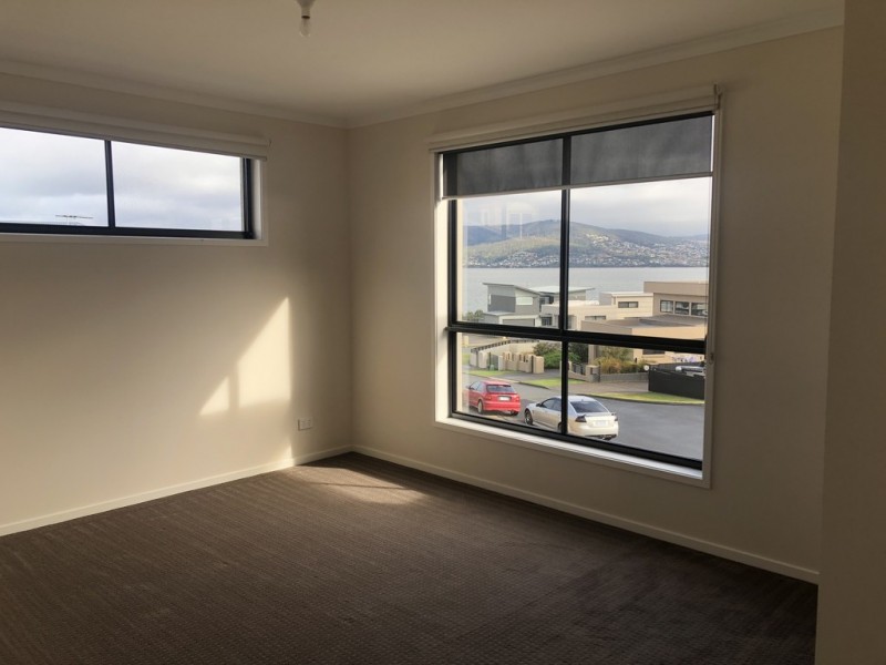 10 Trikala Place, Tranmere TAS 7018