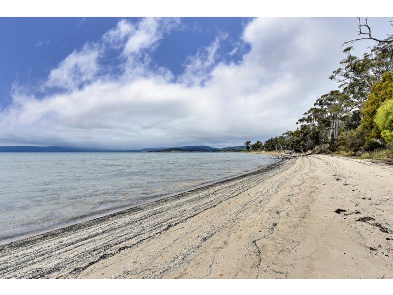 11 Turners Road, Saltwater River TAS 7186