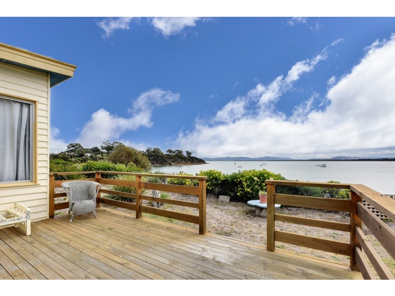 23 Eighth Avenue, Dodges Ferry TAS 7173