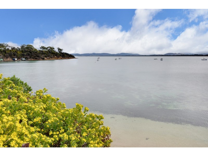 23 Eighth Avenue, Dodges Ferry TAS 7173