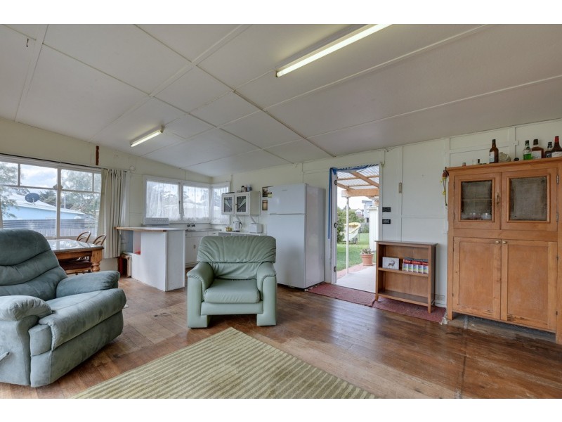 23 Eighth Avenue, Dodges Ferry TAS 7173