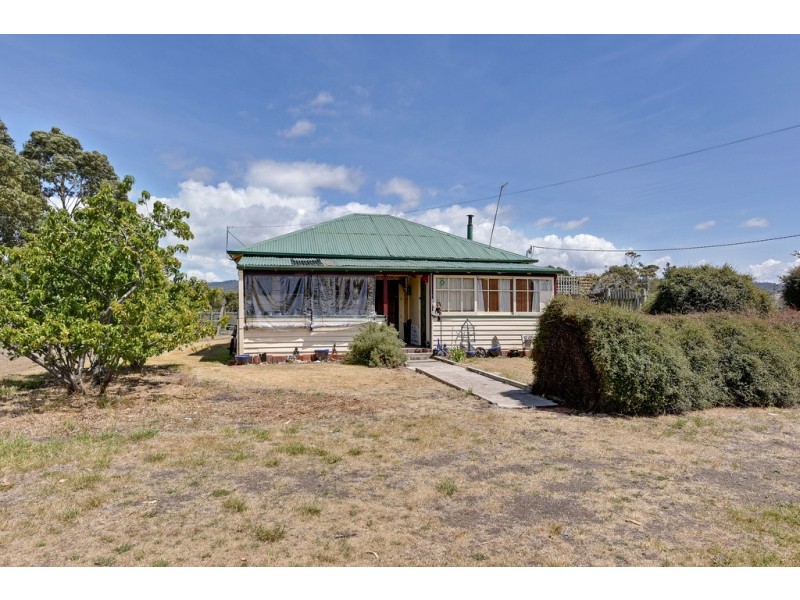 12 Spencer Street, Triabunna TAS 7190