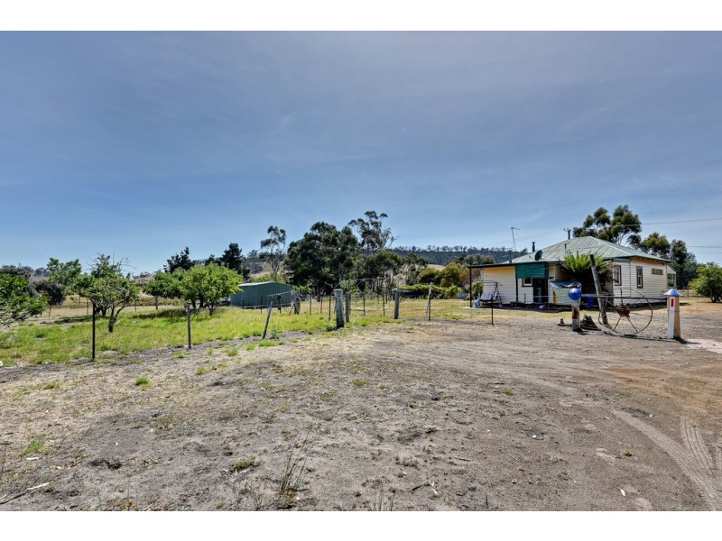 12 Spencer Street, Triabunna TAS 7190