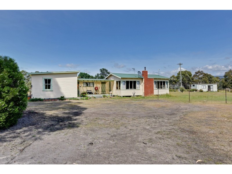 12 Spencer Street, Triabunna TAS 7190