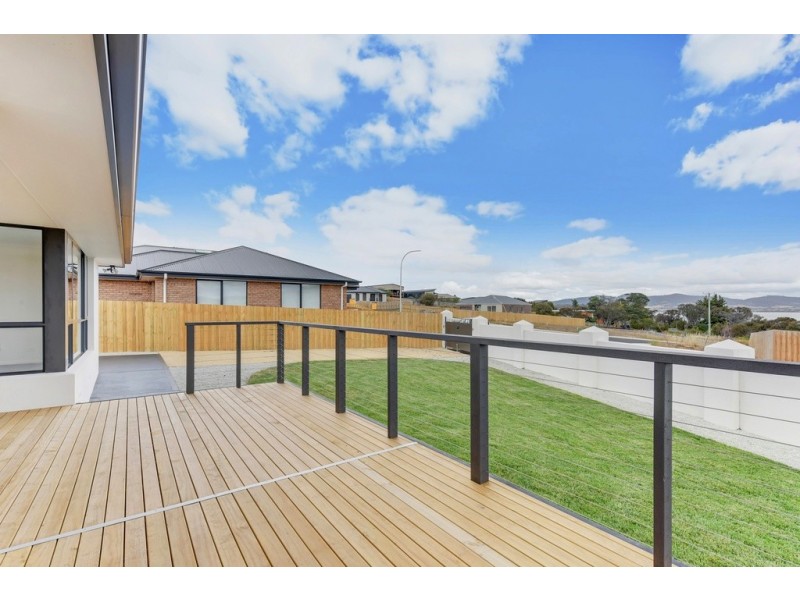 27 Barilla Court, Midway Point TAS 7171