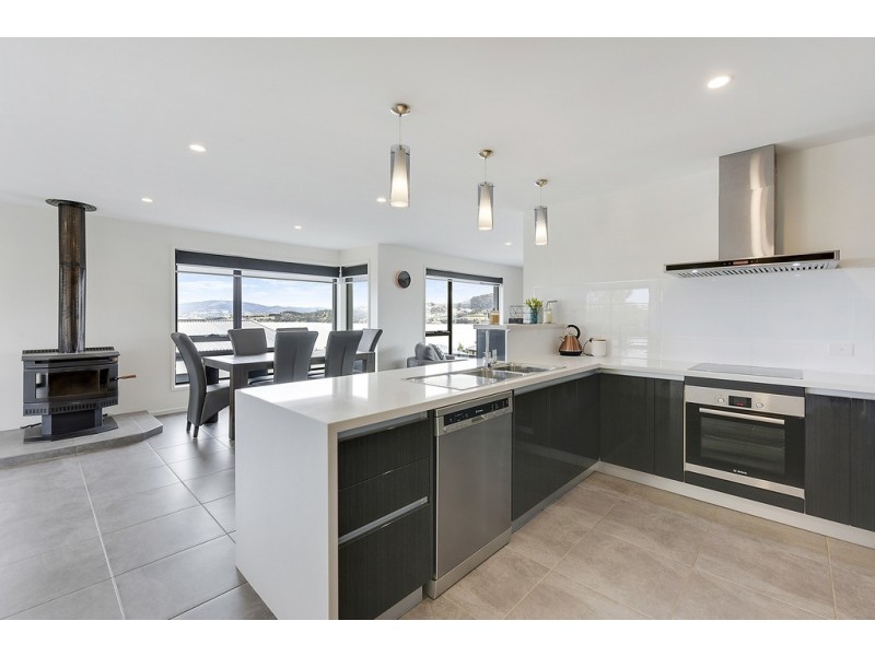 28 Abate Place, Midway Point TAS 7171