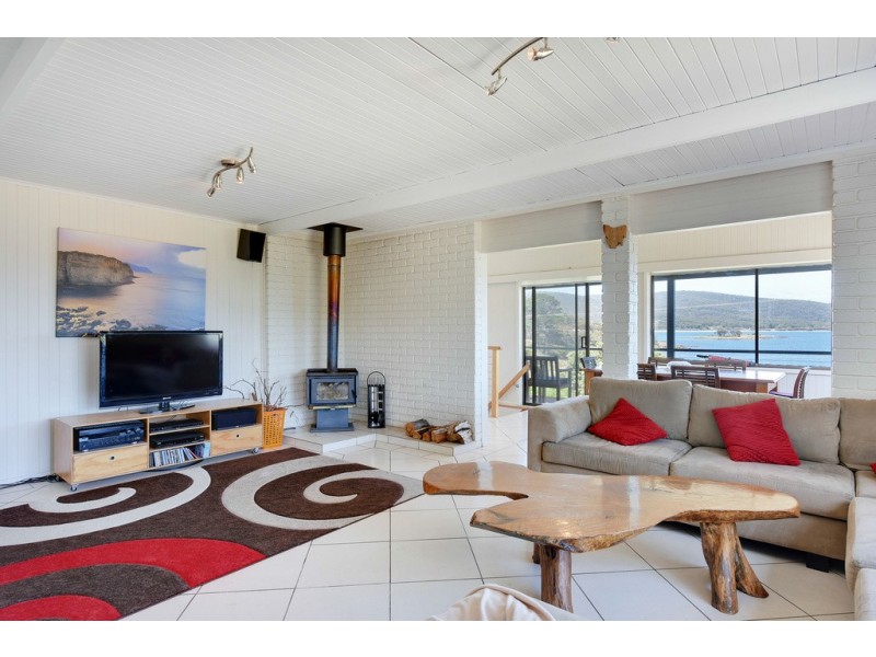 148 Apex Point Road, White Beach TAS 7184