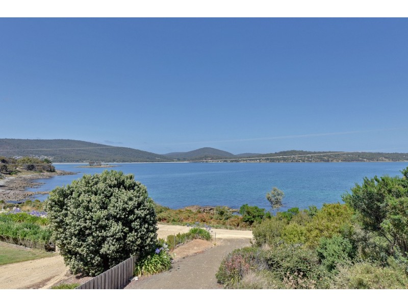 148 Apex Point Road, White Beach TAS 7184