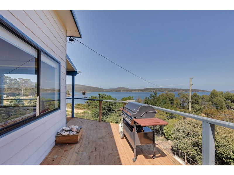 148 Apex Point Road, White Beach TAS 7184