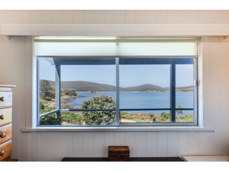 148 Apex Point Road, White Beach TAS 7184