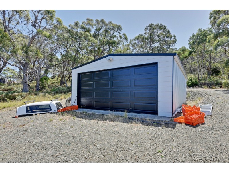 148 Apex Point Road, White Beach TAS 7184