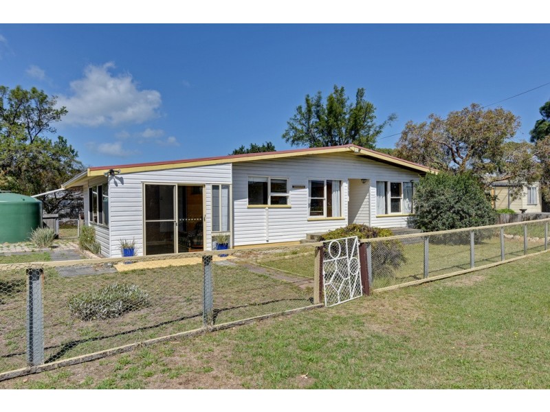 2 Fourth Avenue, Dodges Ferry TAS 7173