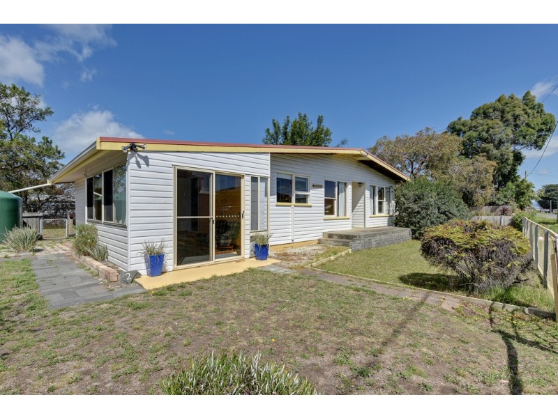 2 Fourth Avenue, Dodges Ferry TAS 7173