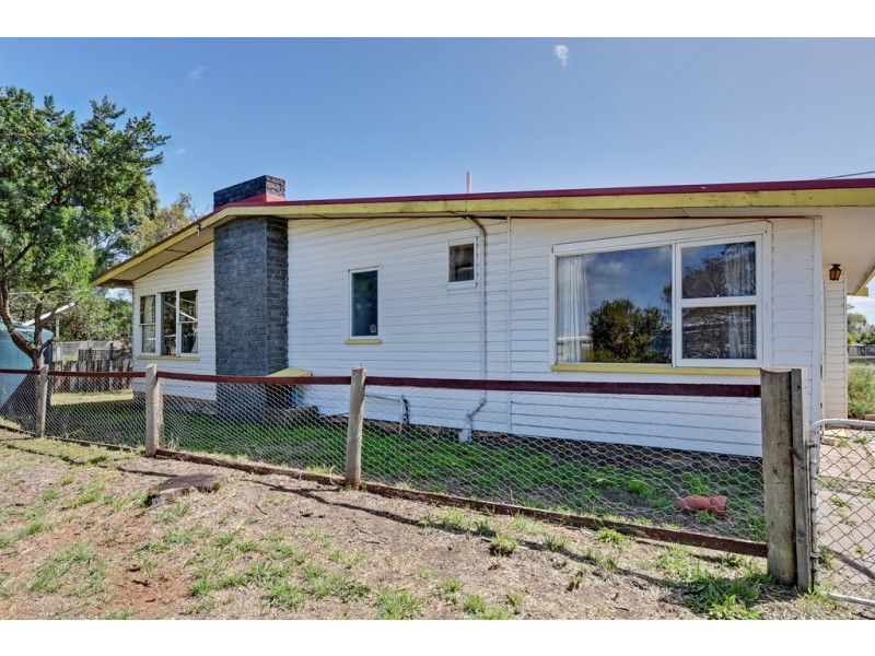 2 Fourth Avenue, Dodges Ferry TAS 7173