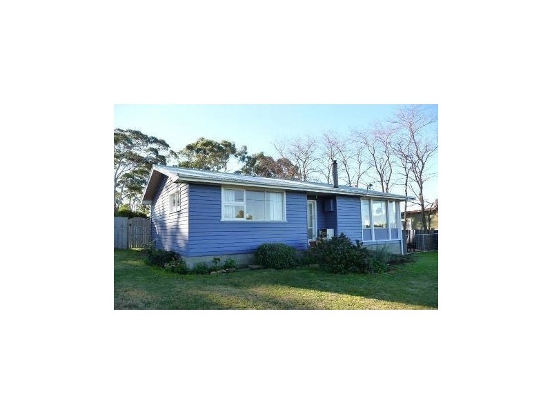 6 Erle Street, Carlton River TAS 7173