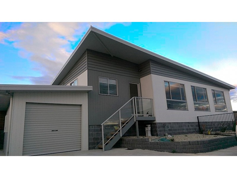 2/33 Pennington Drive, Sorell TAS 7172