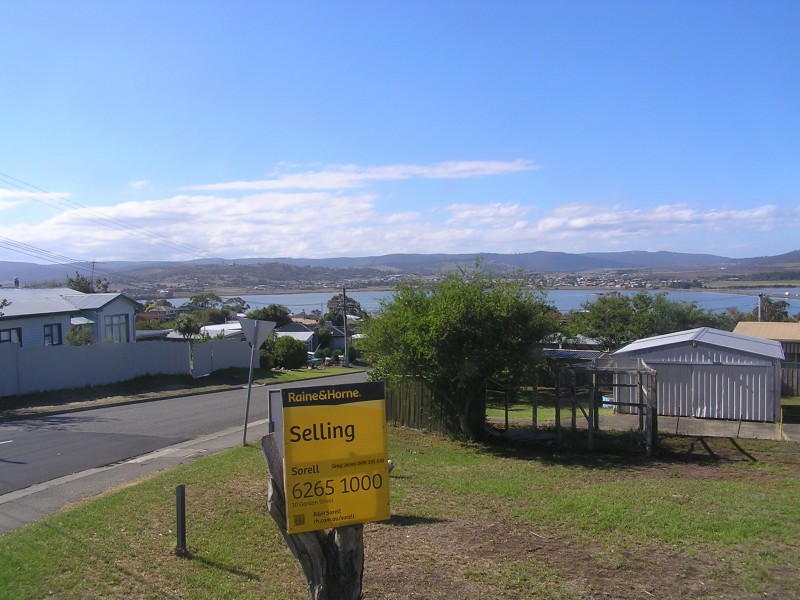 37 First Avenue, Midway Point TAS 7171