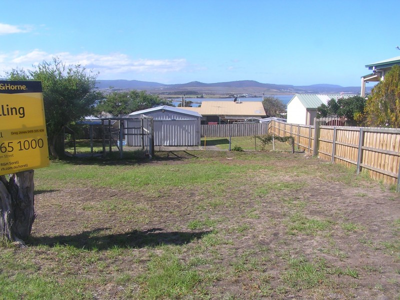 37 First Avenue, Midway Point TAS 7171