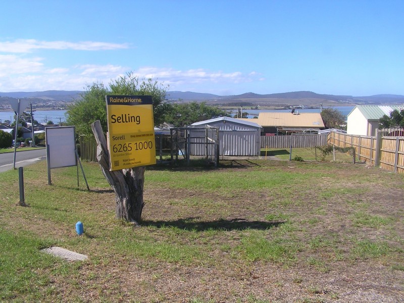 37 First Avenue, Midway Point TAS 7171